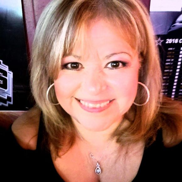 Meet your Posher, Selina - Picture 1 of 1